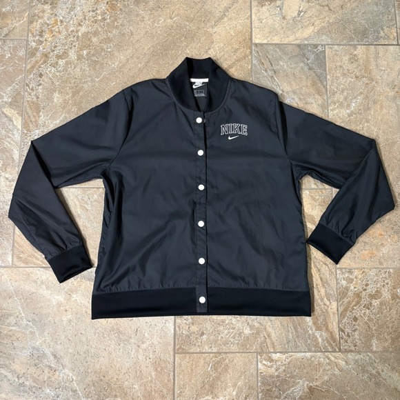Nike Other - Kids Nike Black Bomber Jacket Lightweight Snap Front Logo Size L G‎